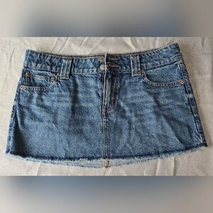 NWOT American Eagle Outfitters Blue Denim Skirt Size 10 Low Rise Mini